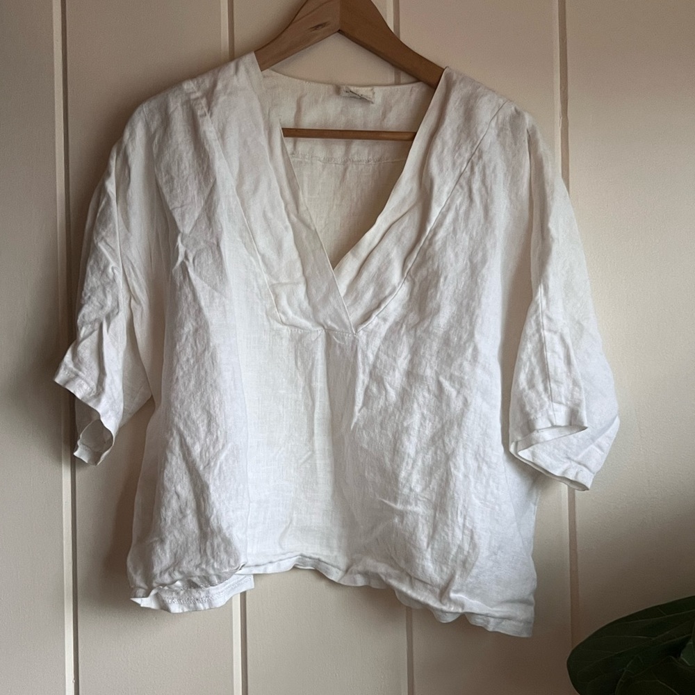 Linen Handmade Studio top. Handmade in Lithuania. High quality linen.